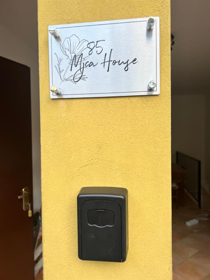 85 Mjka House Free Parking Como Albese Con Cassano Exterior photo